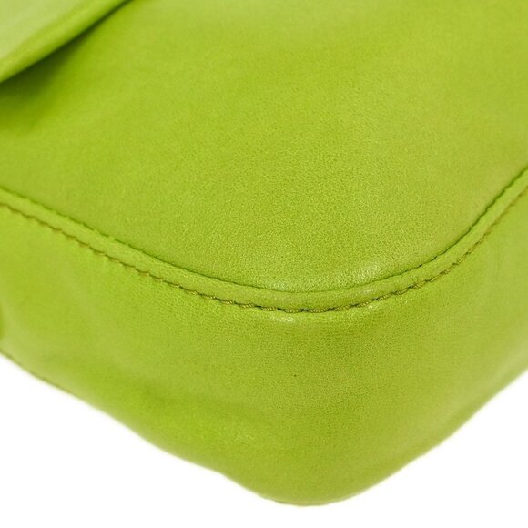 Fendi Green Lambskin Baguette Handbag 2348 26424-008 125003 - Picture 3 of 9